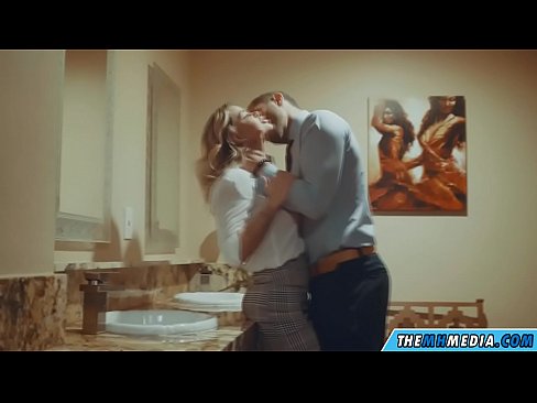 ❤️ 공공 화장실에서 가슴이 큰 금발이 당신을 유혹 할 때 ❌ 포르노 ko.pornmega-com.ru에서 ❌❤
